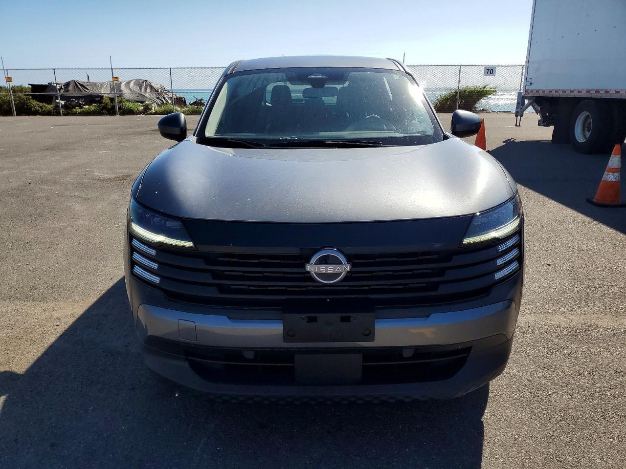 2025 Nissan Kicks Sv - Image 5