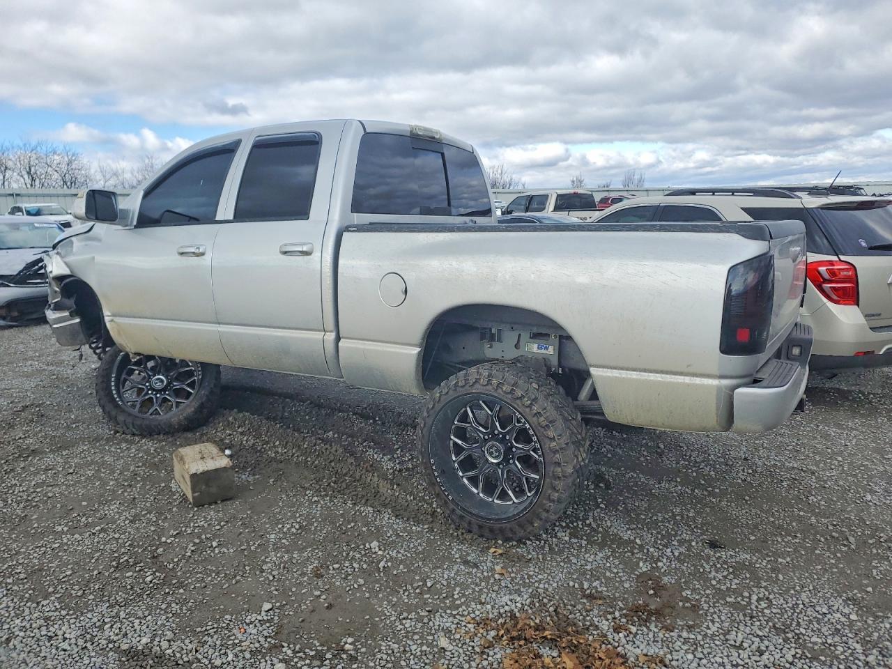 2006 Dodge Ram 2500 St - Фото 2