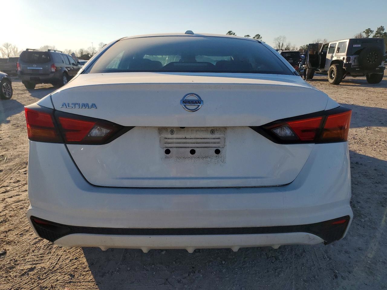 2020 Nissan Altima S - Фото 6