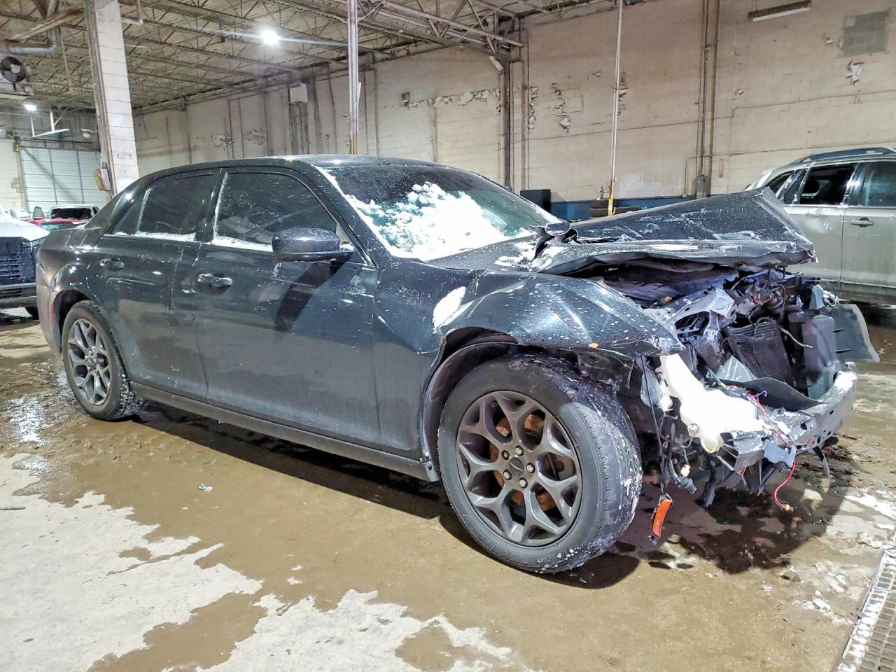 2017 Chrysler 300 S - Фото 4
