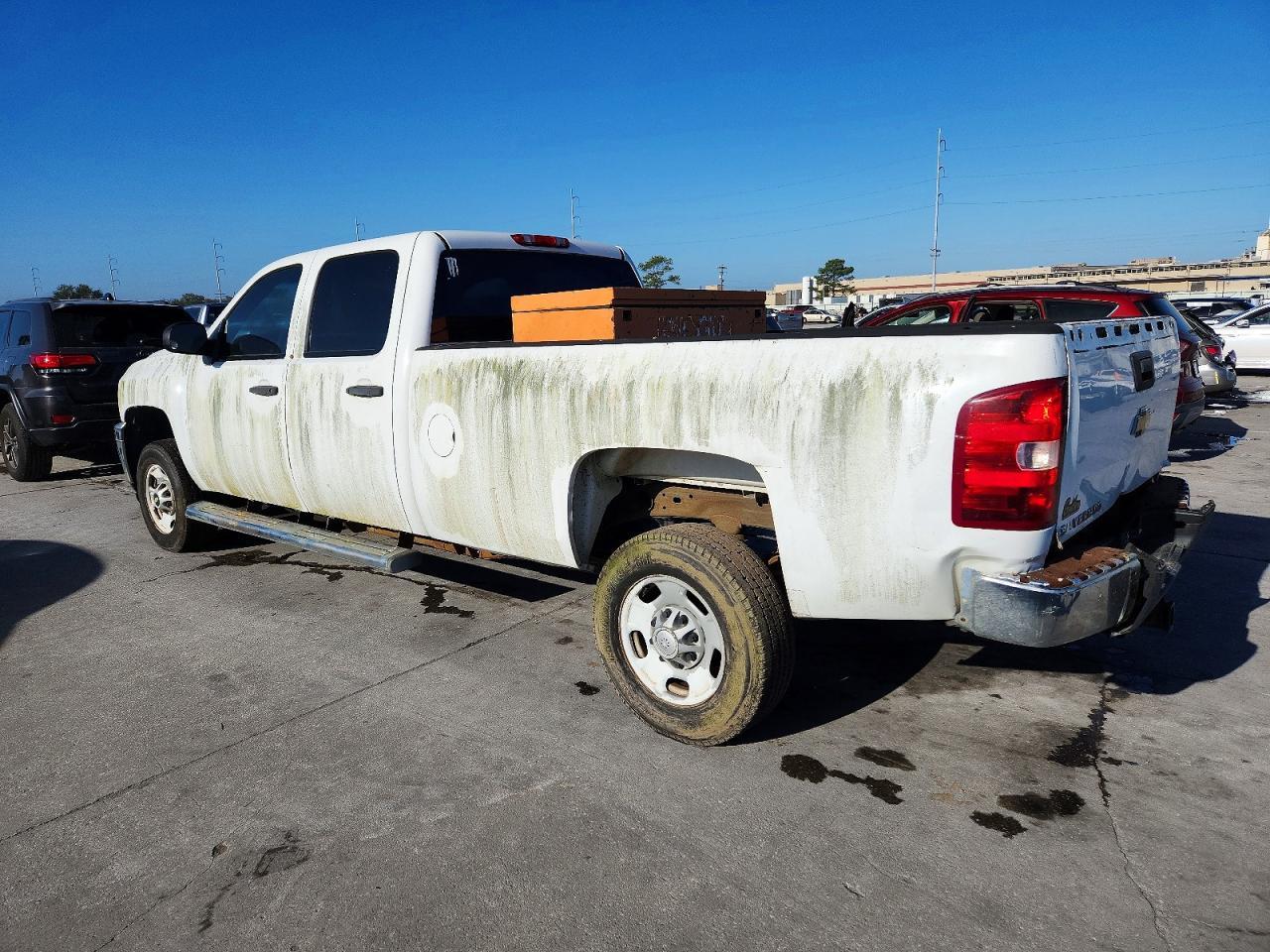2011 Chevrolet Silverado C2500 Heavy Duty - Фото 2