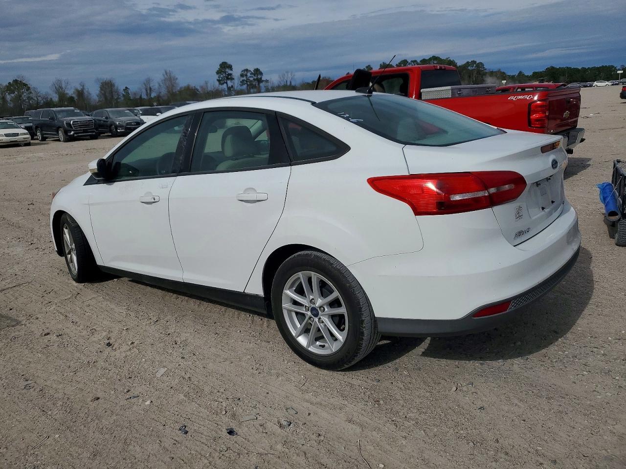 2017 Ford Focus Se - Фото 2