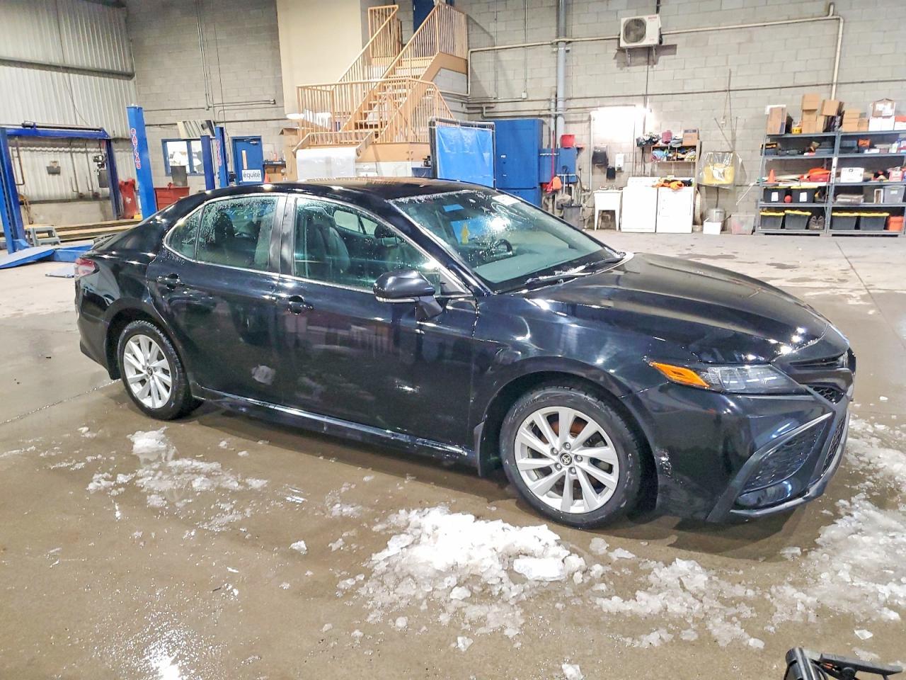 2022 Toyota Camry Se - Фото 4