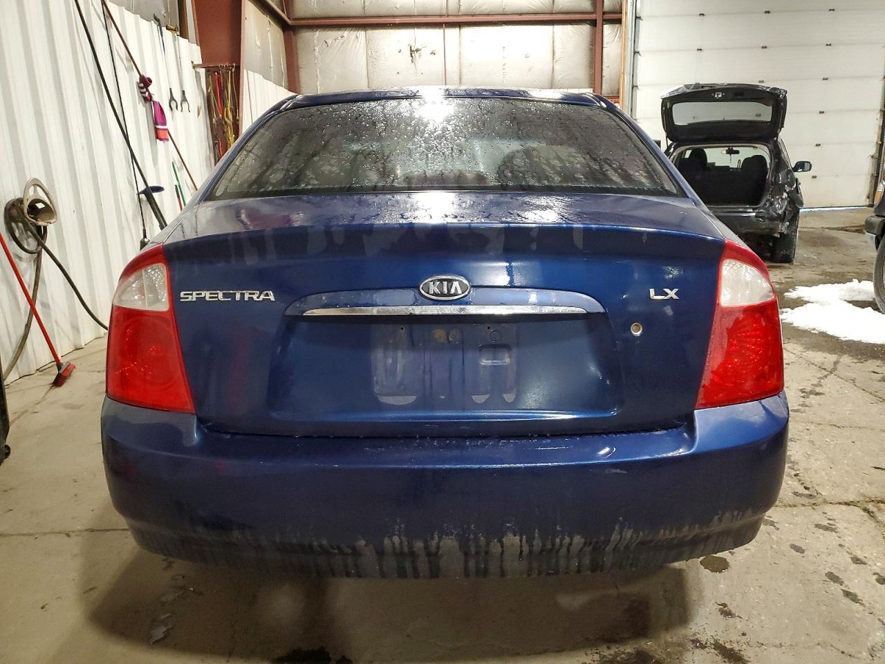 2004 Kia Spectra Lx - Image 6