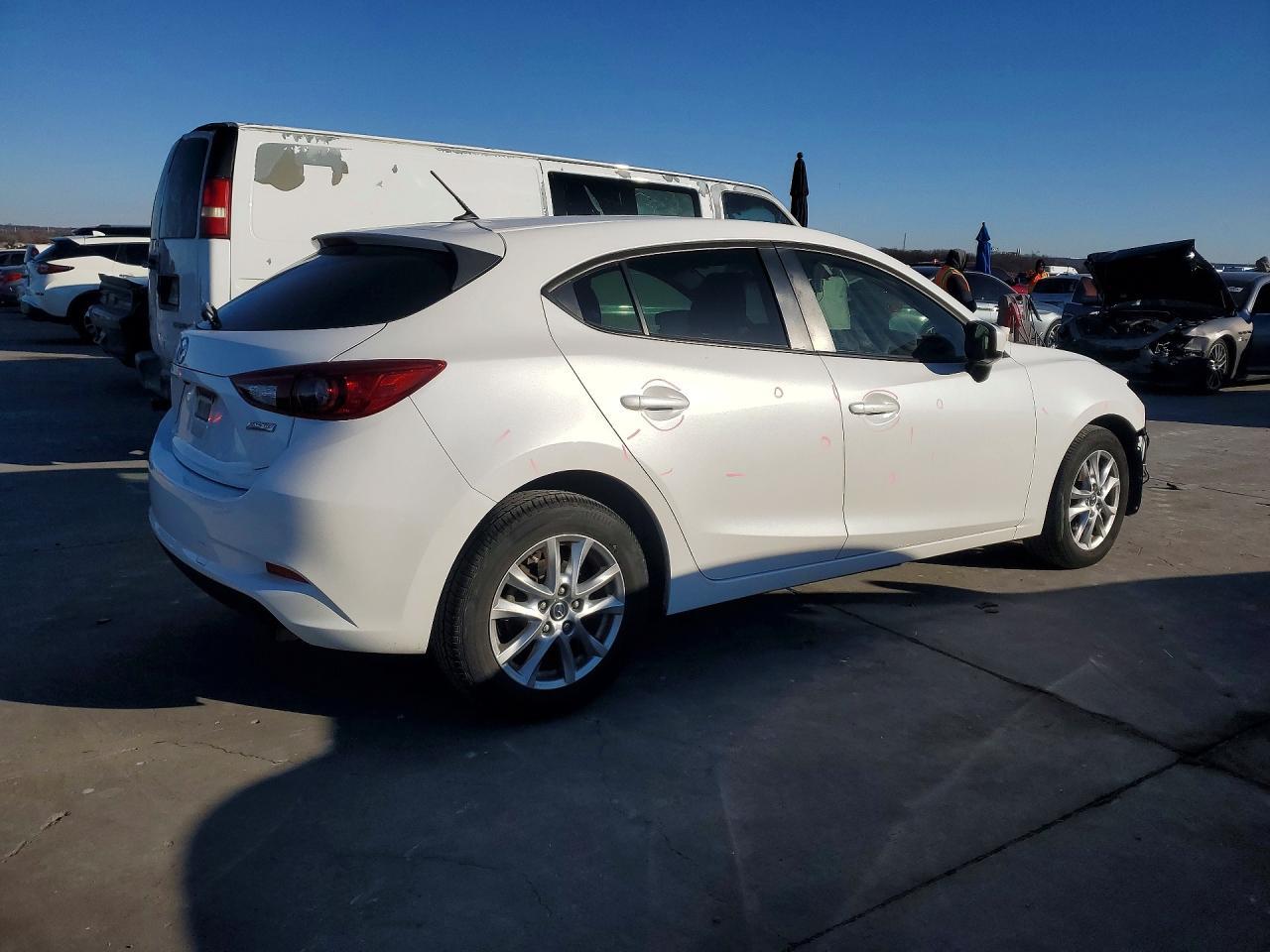 2018 Mazda 3 Sport - Image 3