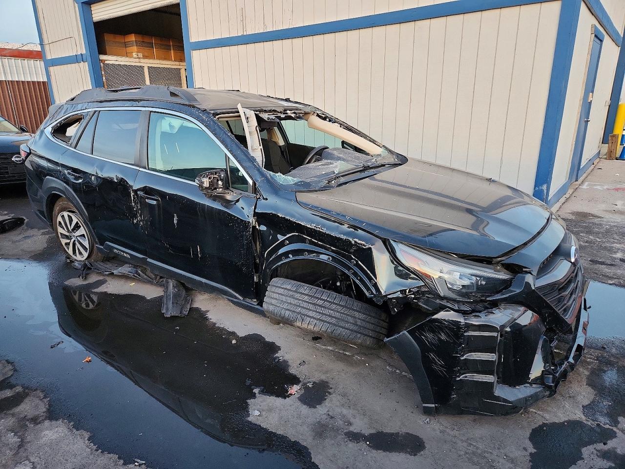 2023 Subaru Outback Premium - Image 4