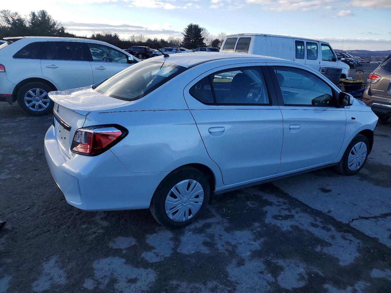 2024 Mitsubishi Mirage G4 Es - Image 3