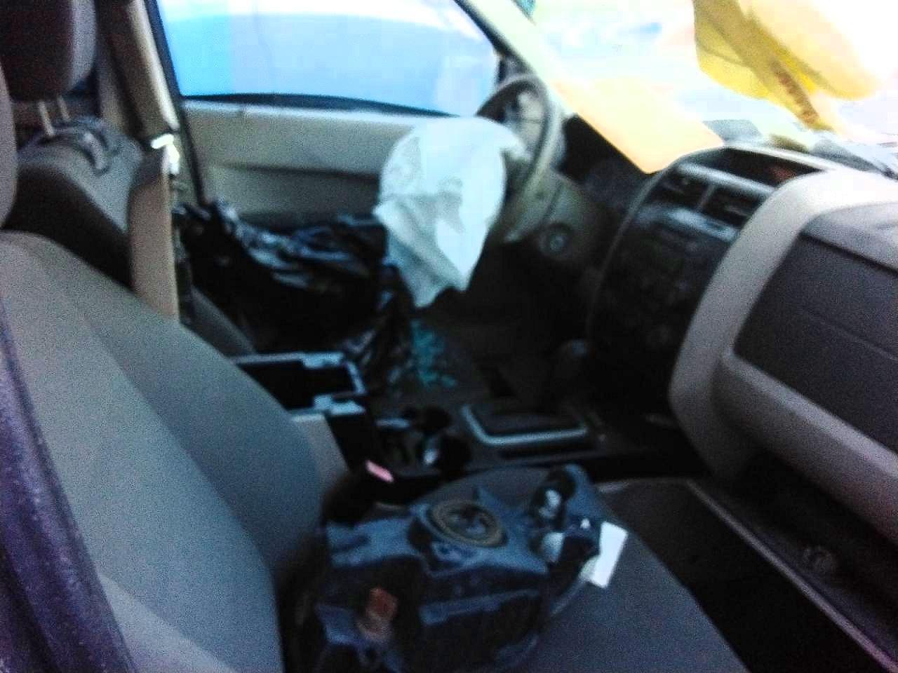 2009 Ford Escape Xls - Image 7
