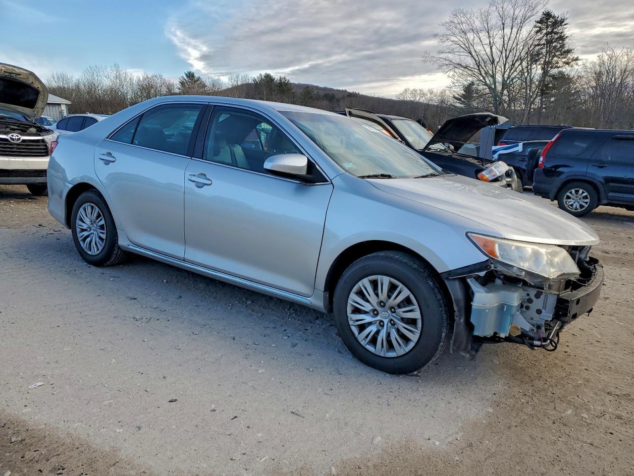 2014 Toyota Camry L - Фото 4