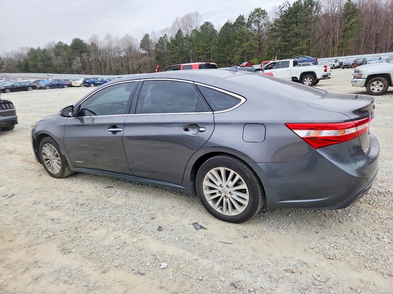 2013 Toyota Avalon Hybrid - Фото 2
