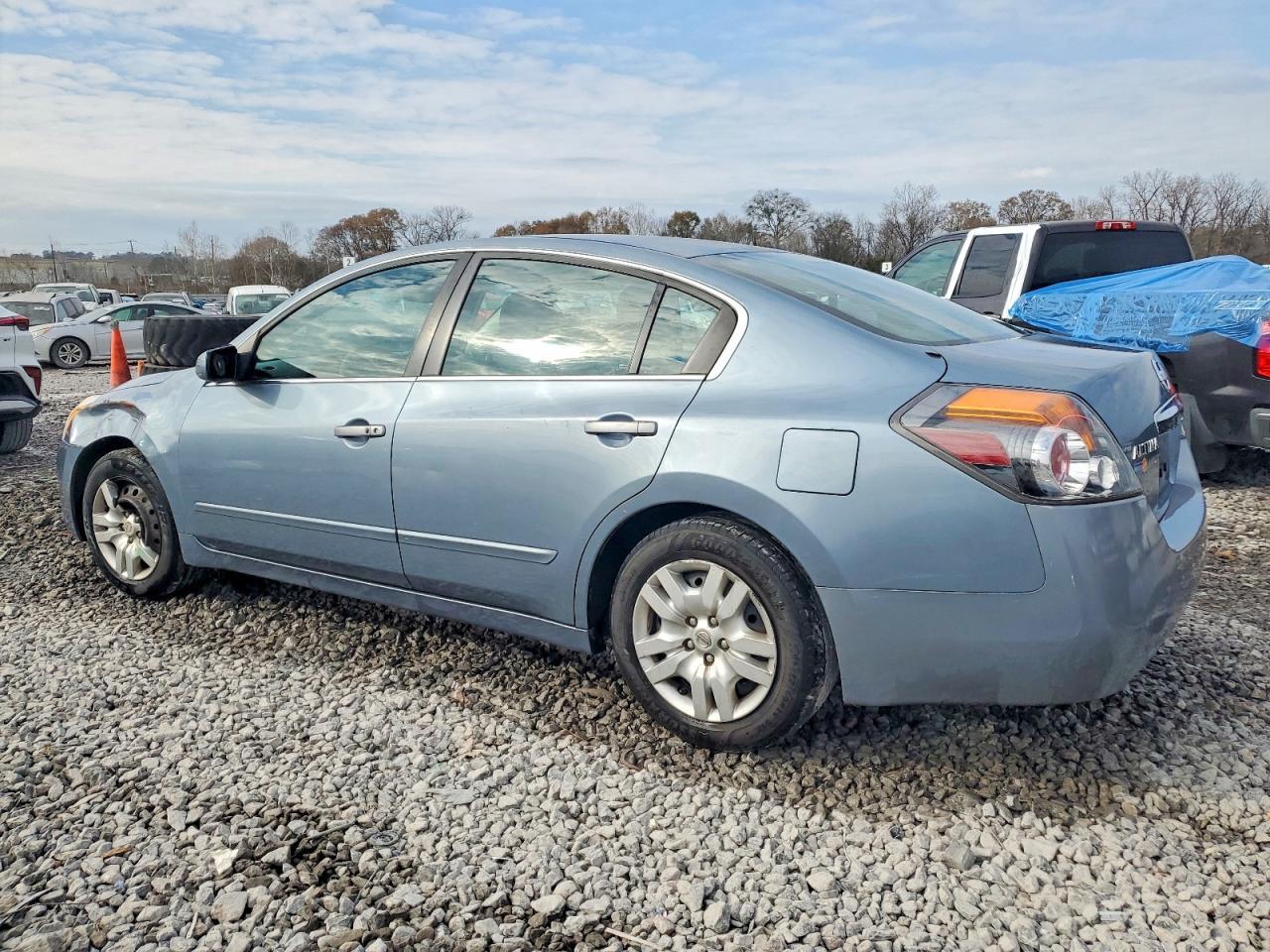 2012 Niss Altima Base - Фото 2
