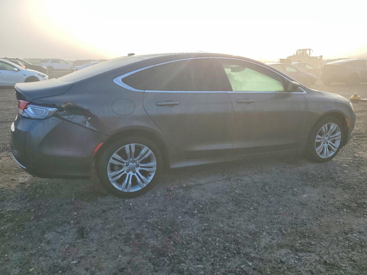 2015 Chrysler 200 Limited - Фото 3