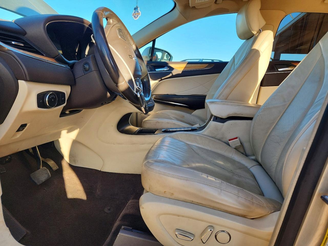 2015 Lincoln Townhouse Mkc - Image 7