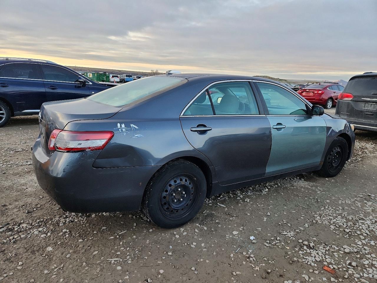 2011 Toyota Camry Le - Фото 3