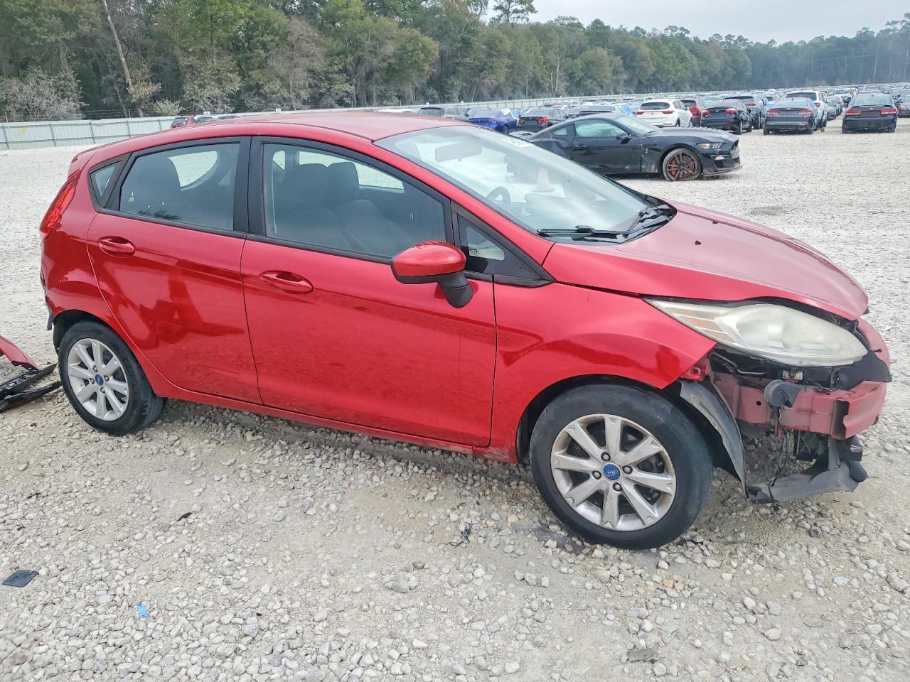 2012 Ford Fiesta Se - Фото 4