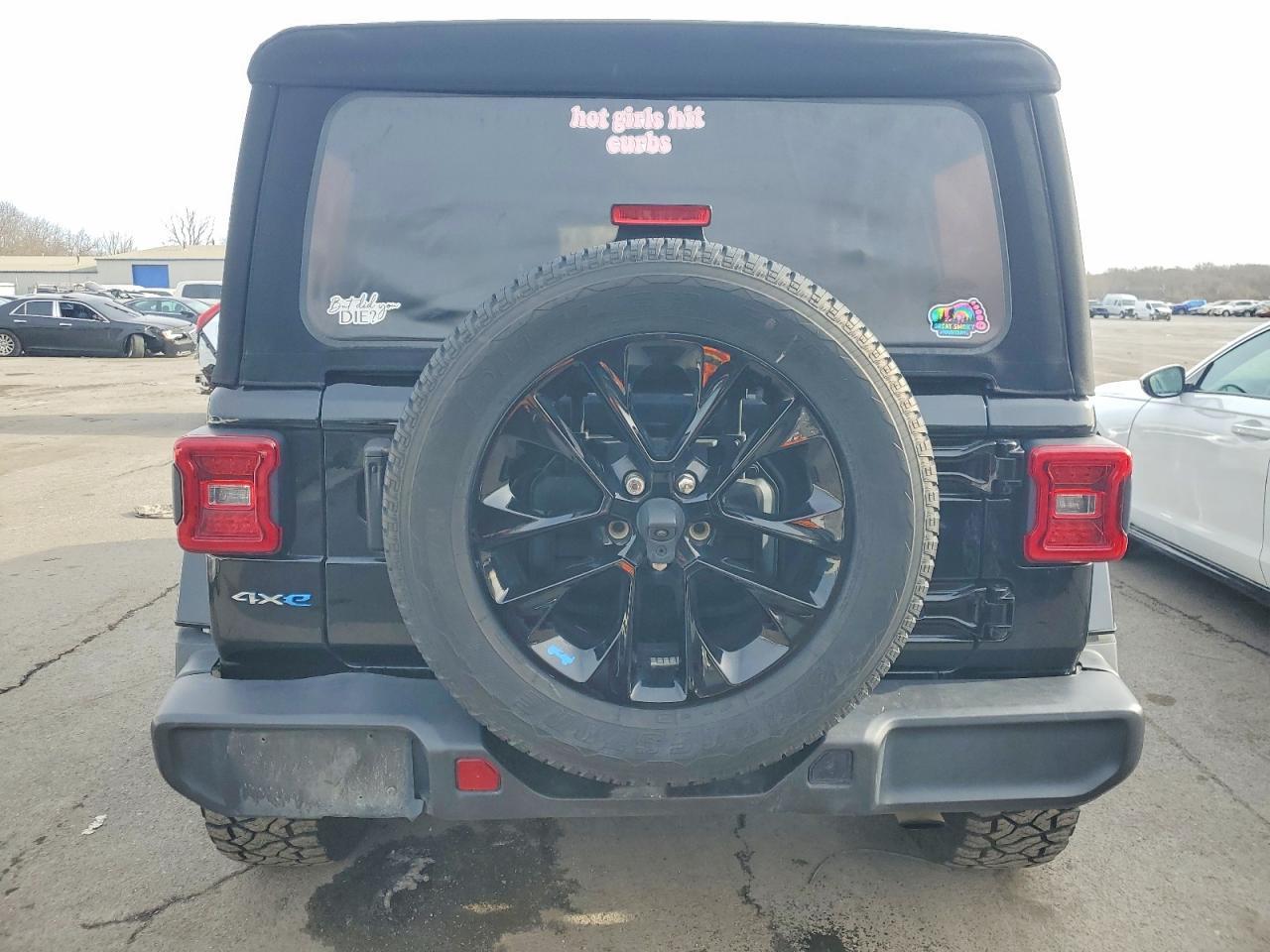 2023 Jeep Wrangler Sahara 4Xe - Фото 6