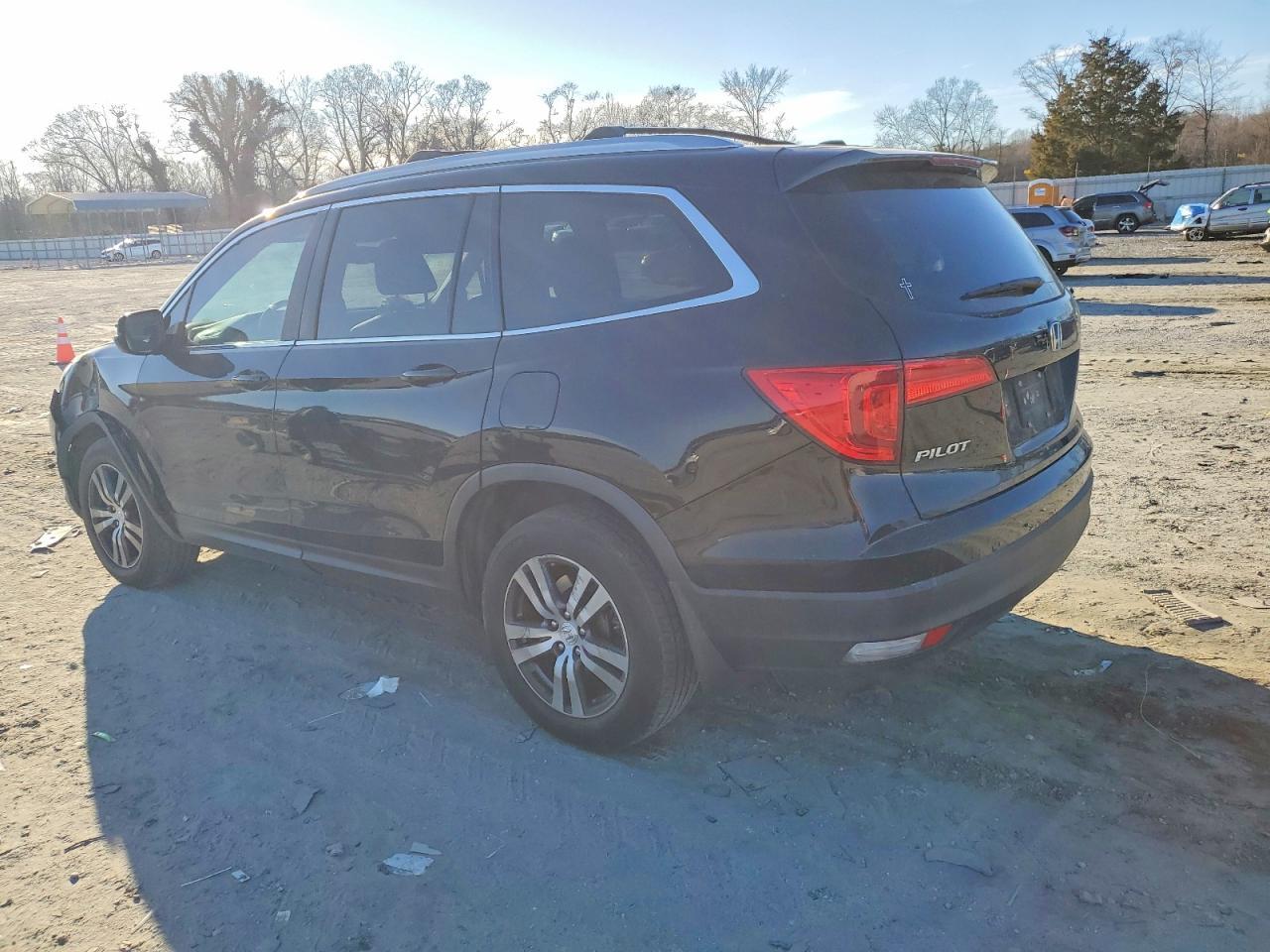 2017 Honda Pilot Exl - Image 2