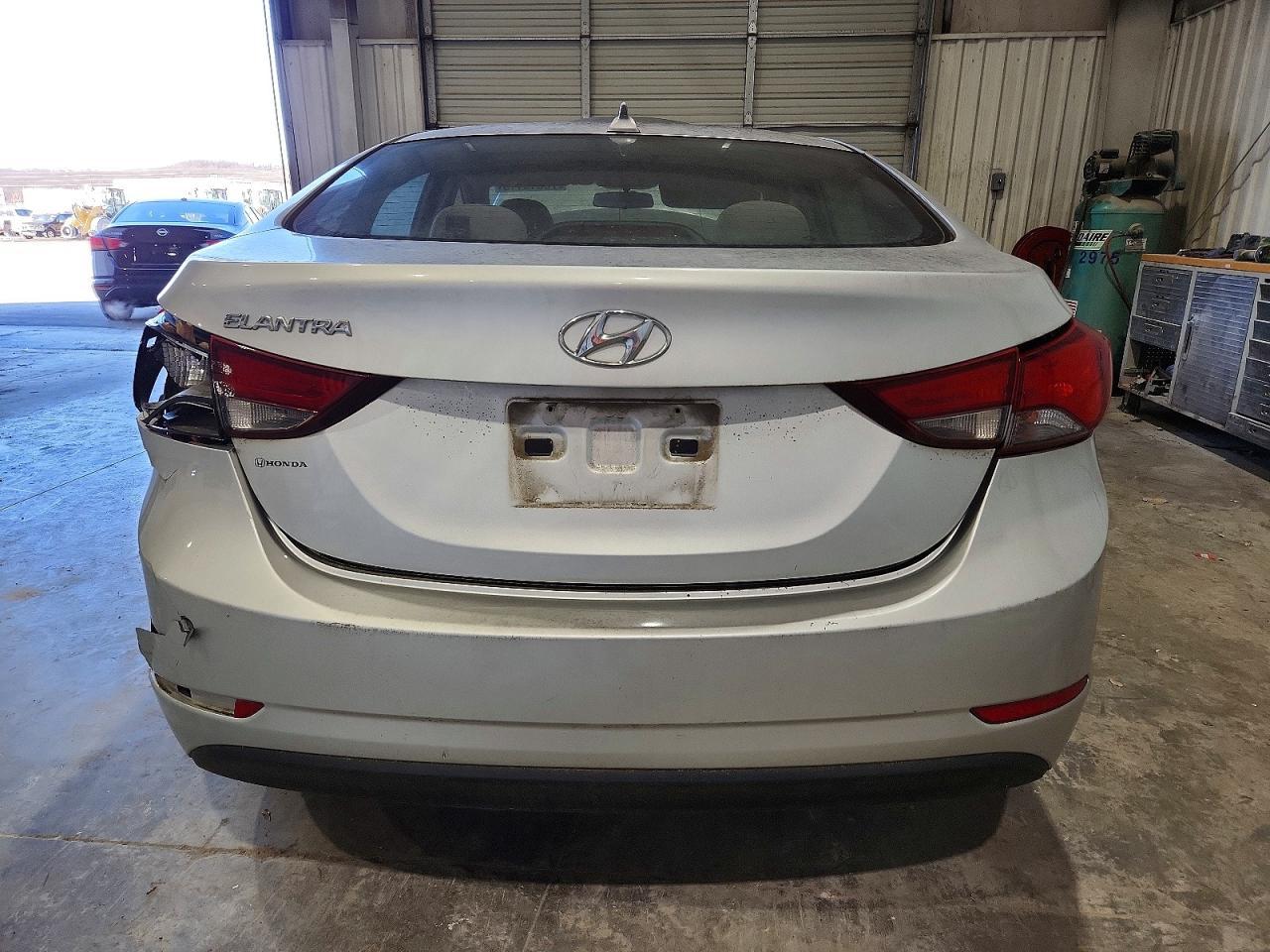 2016 Hyundai Elantra Se - Image 6