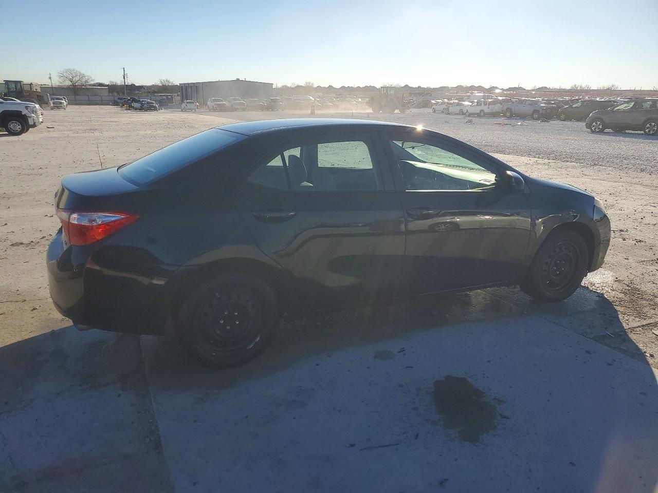 2015 Toyota Corolla Le - Фото 3