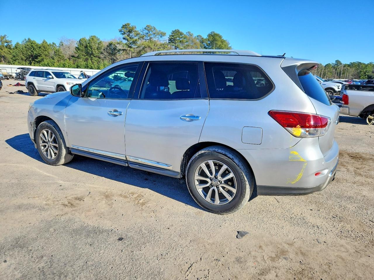 2014 Nissan Pathfinder S - Фото 2