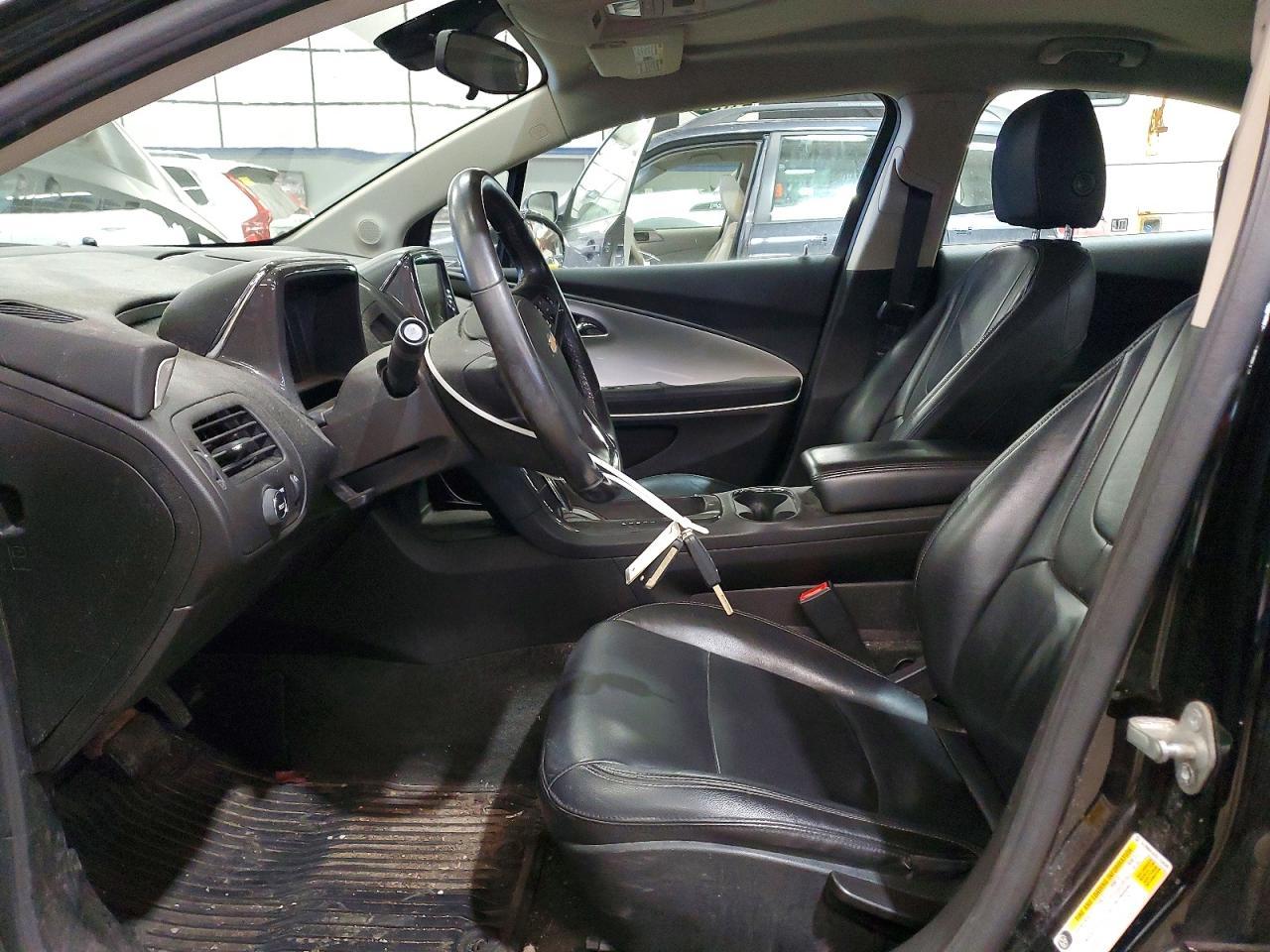 2013 Chevrolet Volt - Image 7