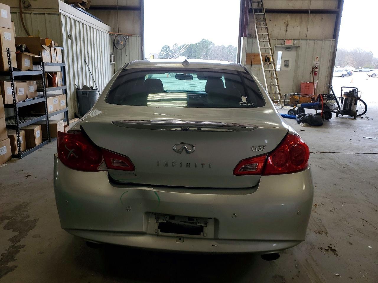 2010 Infiniti G 37S - Фото 6