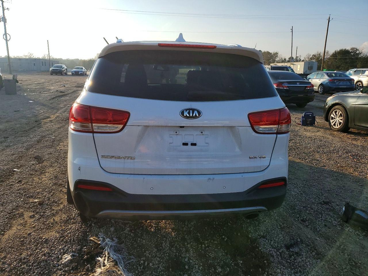 2016 Kia Sorento Ex - Image 6