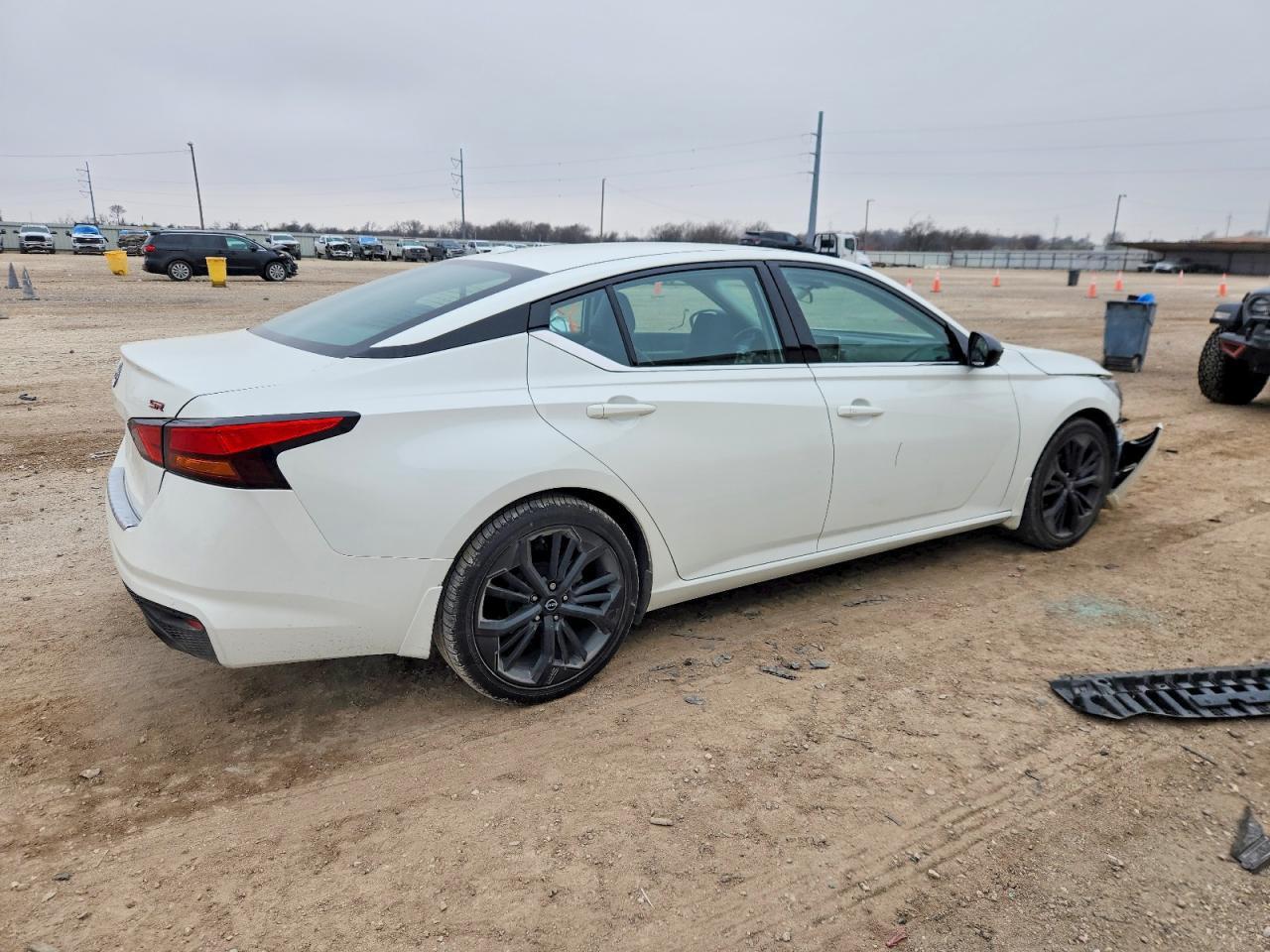 2023 Nissan Altima Sr - Фото 3