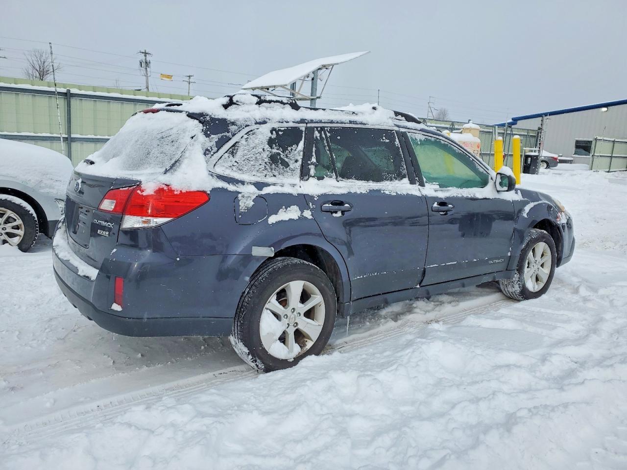 2013 Subaru Outback 2.5I Limited - Image 3