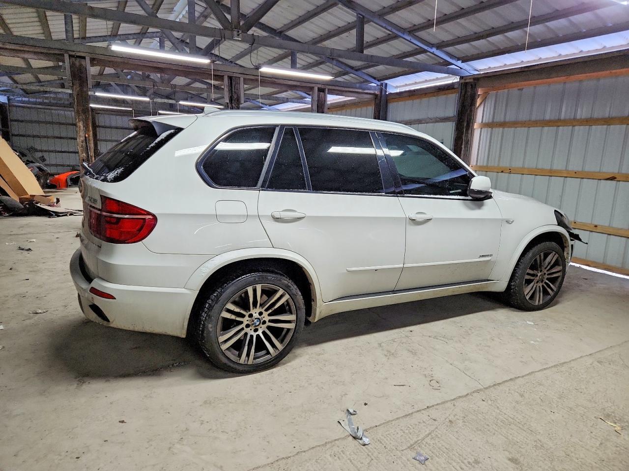 2011 BMW X5 xDrive50I - Image 3