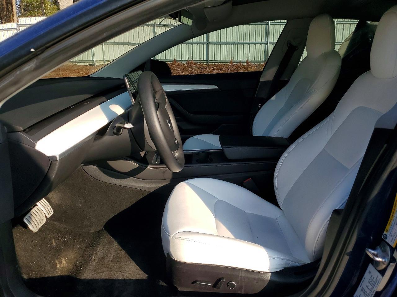 2022 Tesla Model 3 - Image 7