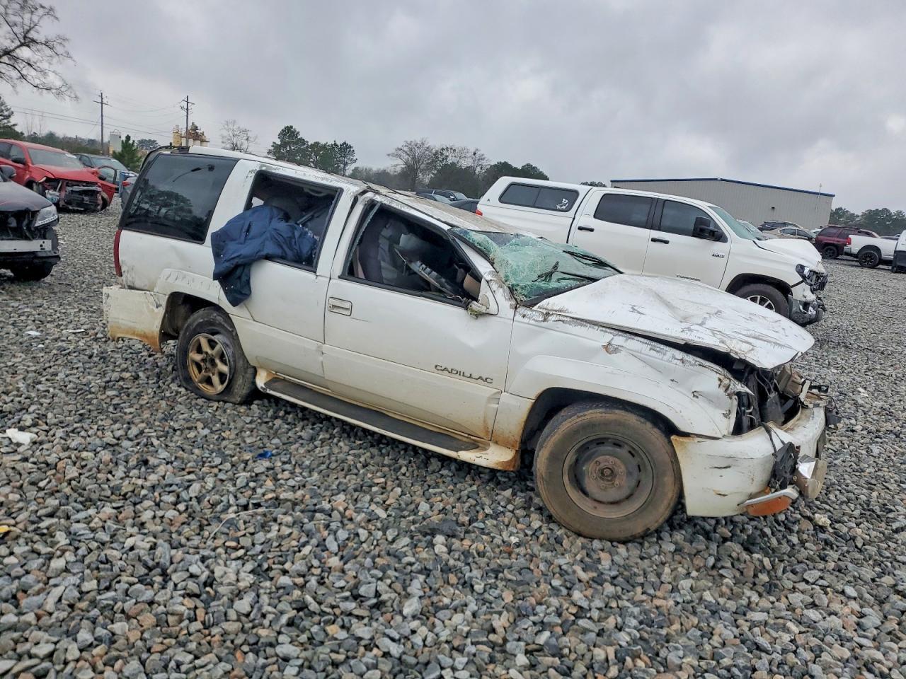 2000 Cadillac Escalade - Image 4