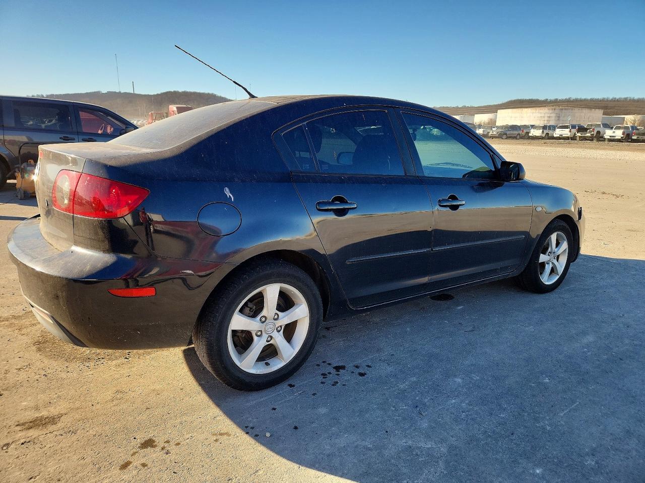 2005 Mazda 3 I - Фото 3