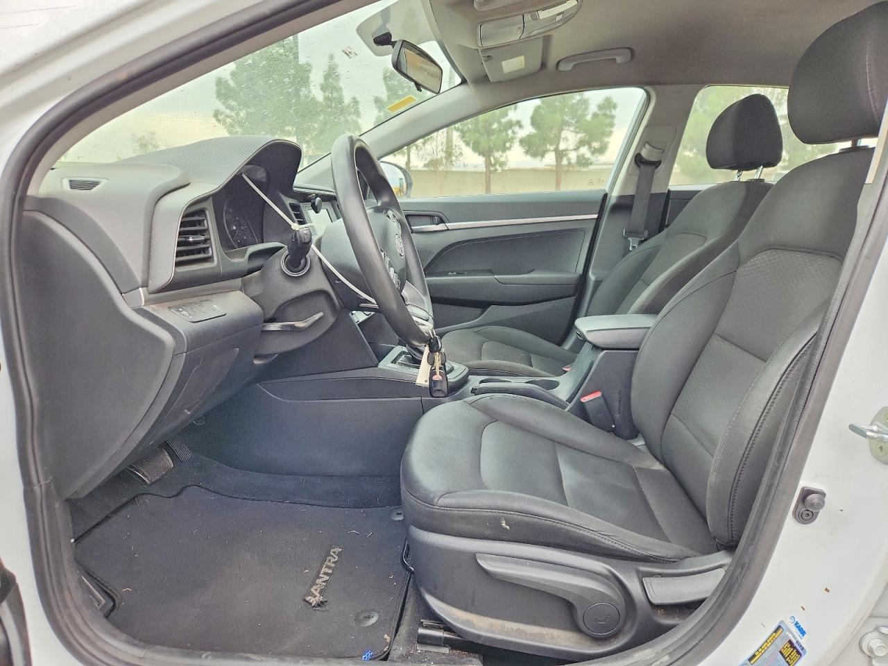 2019 Hyundai Elantra Se - Image 7