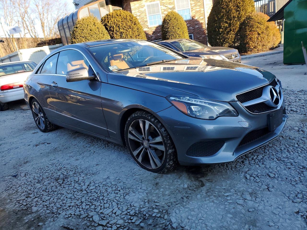 2017 Mercedes-Benz E 400 4Matic - Image 4