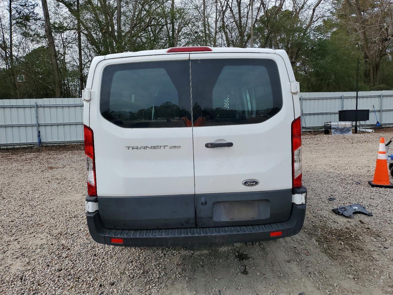 2019 Ford Transit T-250 - Image 6