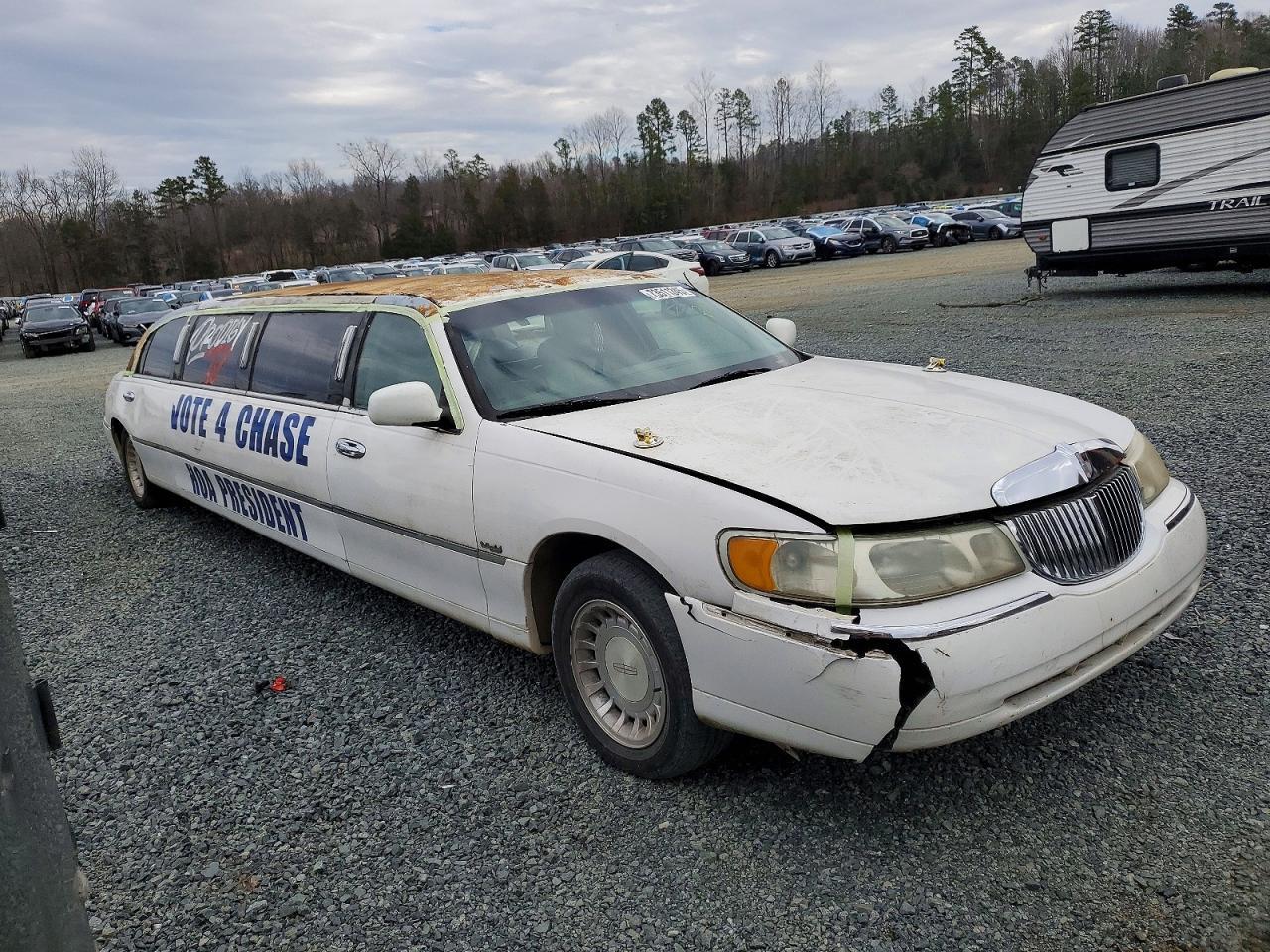 1998 Lincoln Town Car Limousine - Image 4