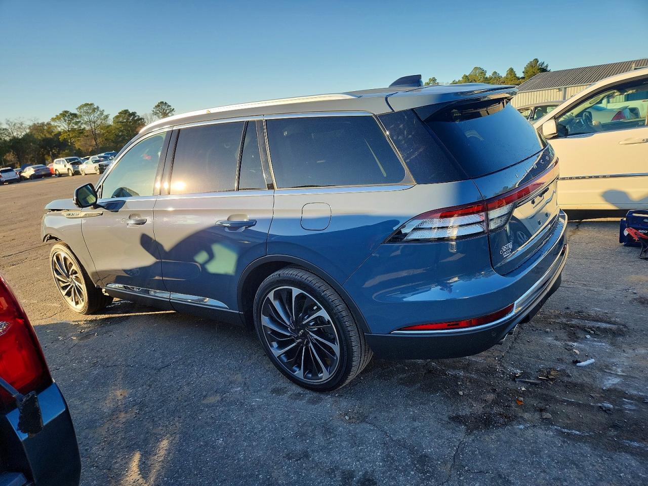 2025 Lincoln Aviator Reserve - Image 2