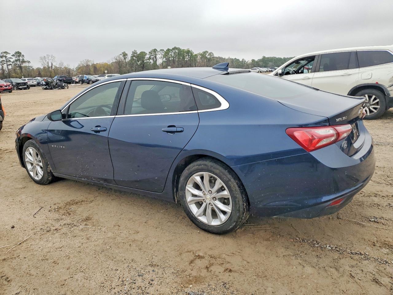 2020 Chevrolet Malibu Lt - Фото 2