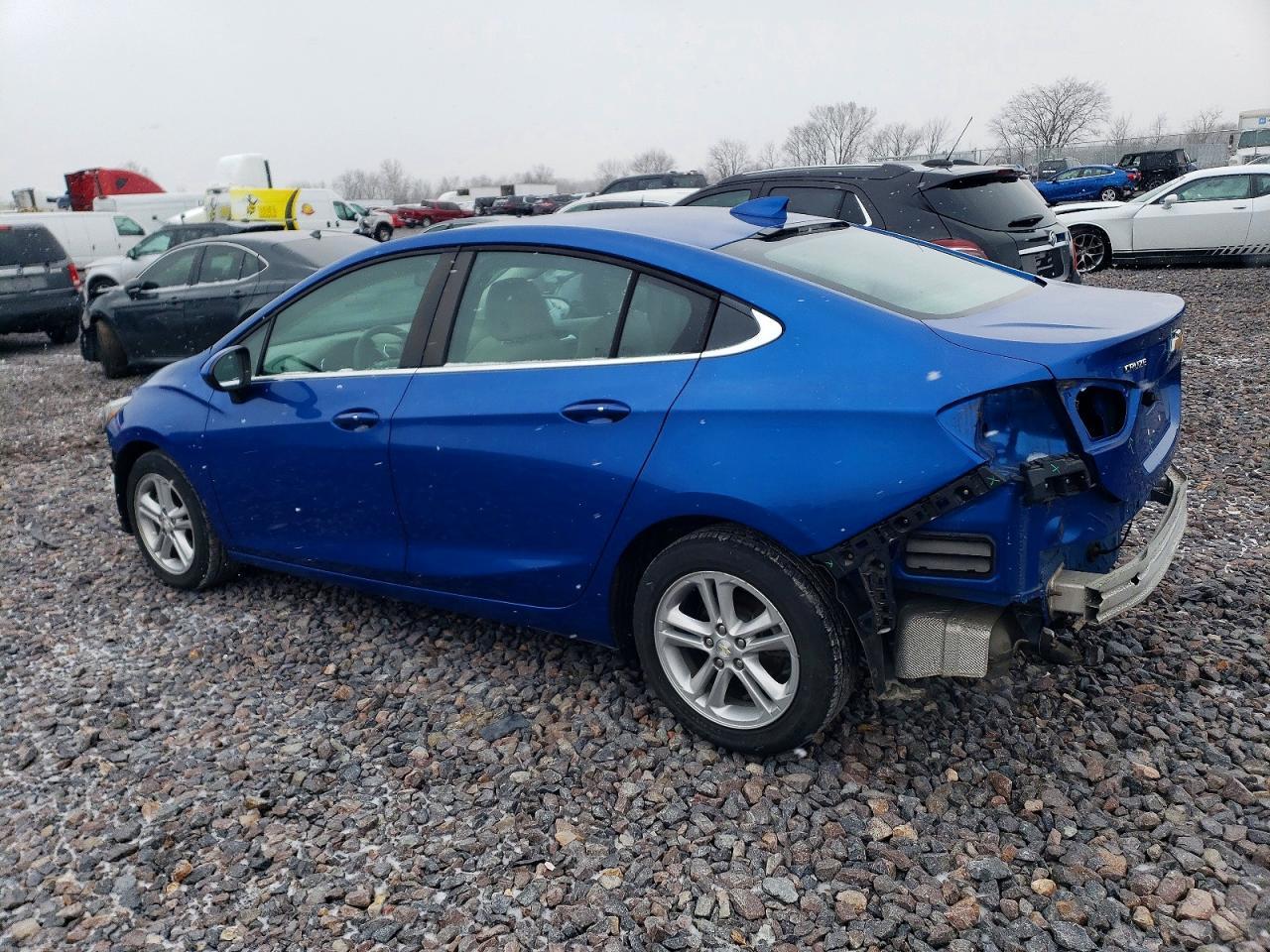 2017 Chevrolet Cruze Lt - Фото 2
