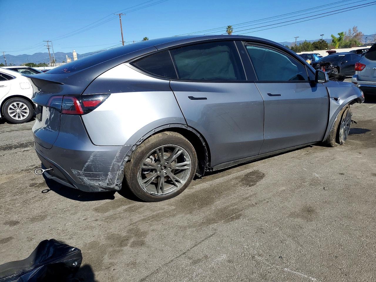2024 Tesla Model Y - Image 3