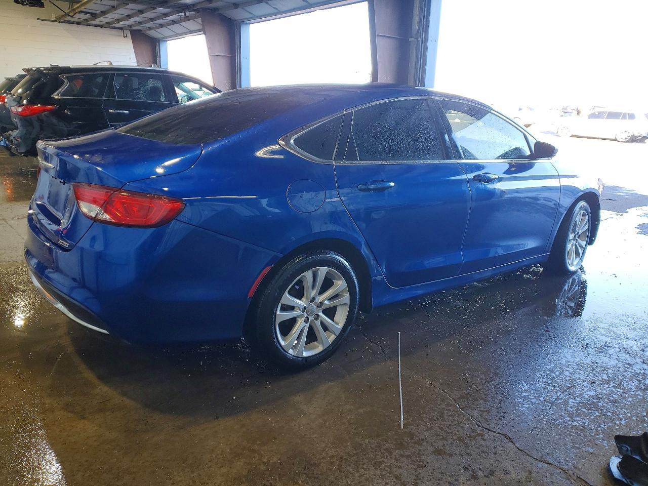 2015 Chrysler 200 Limited - Image 3