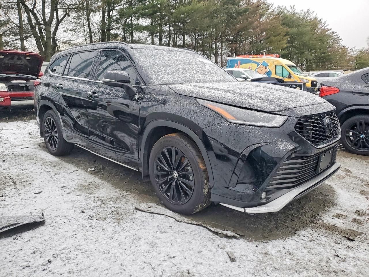 2024 Toyota Highlander Le - Image 4