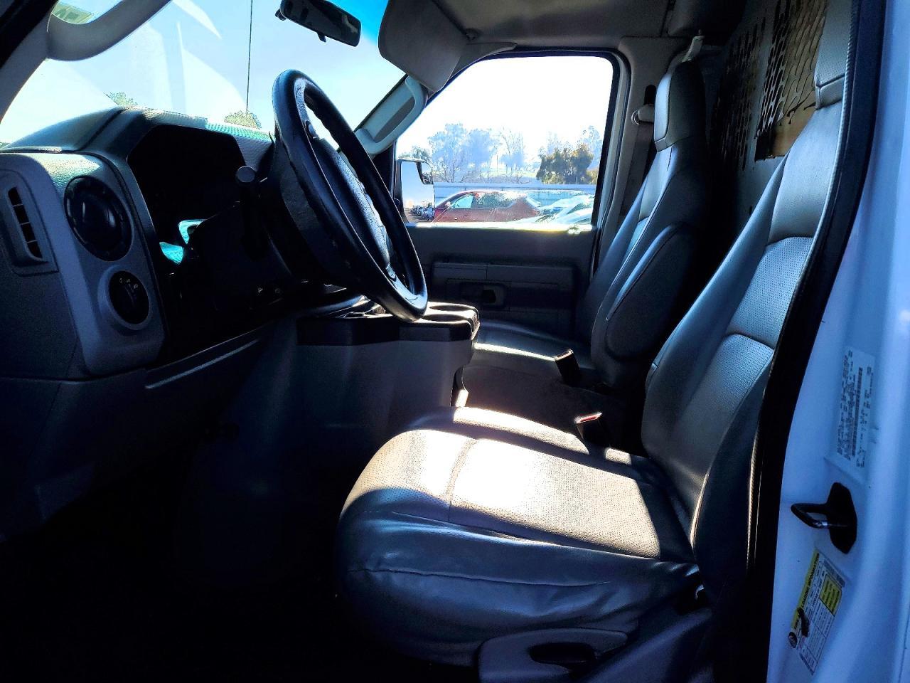 2013 Ford E250 Utility / Service Van - Фото 7