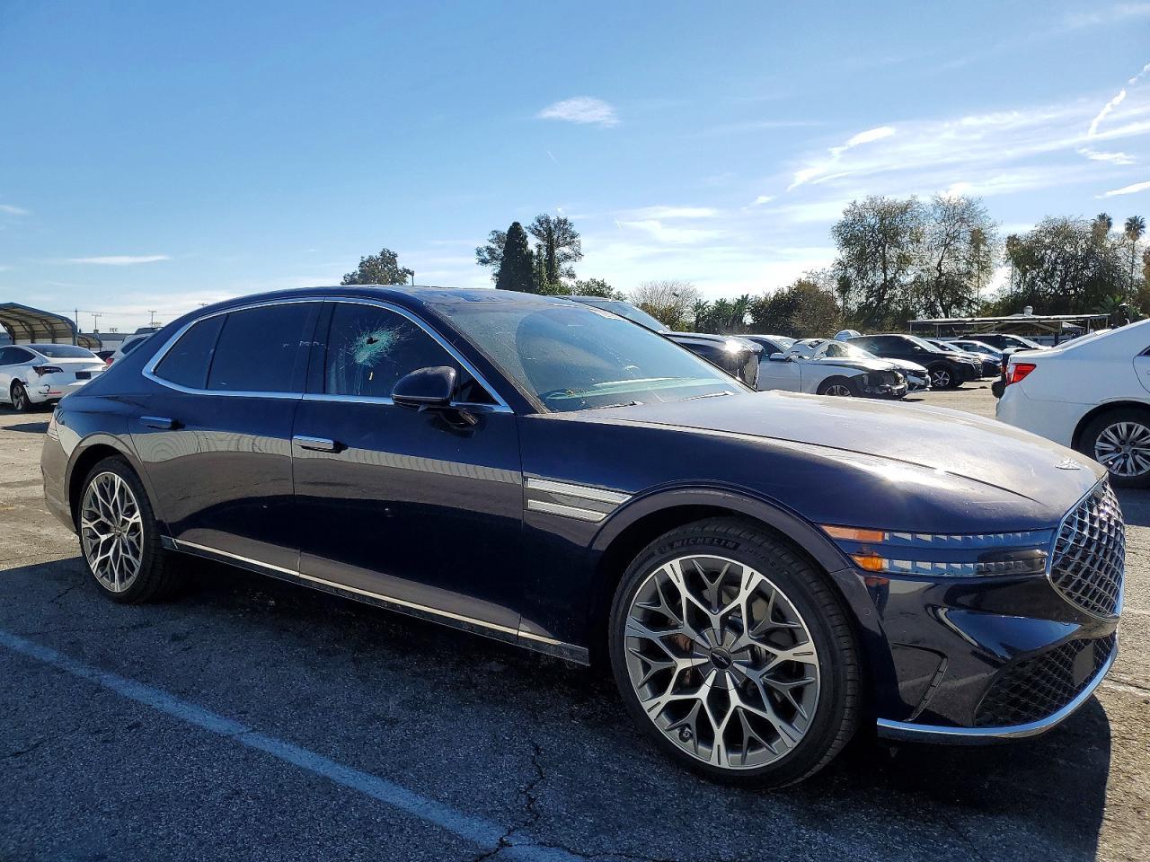 2025 Genesis G90 - Фото 4