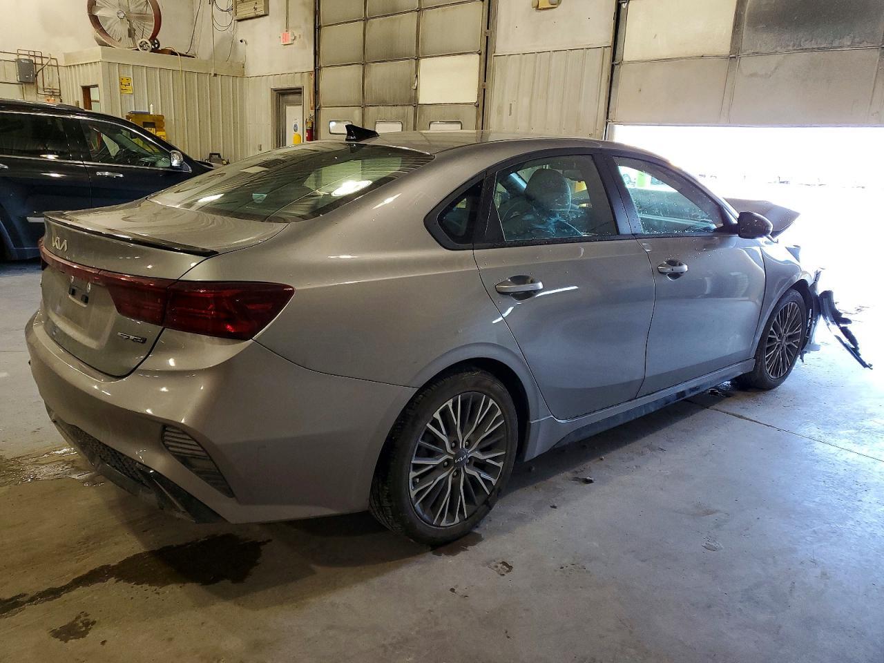 2024 Kia Forte Gt Line - Фото 3