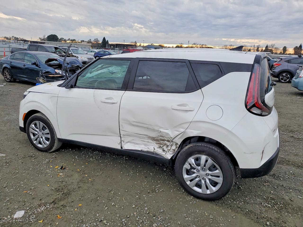 2025 Kia Soul Lx - Image 2