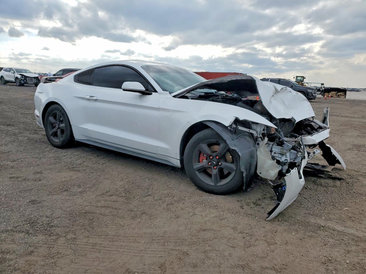 2017 Ford Mustang - Фото 4