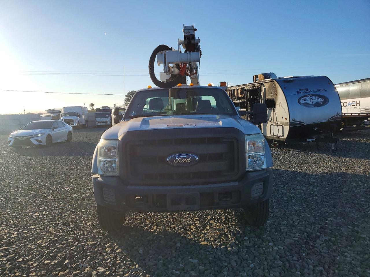 2011 Ford F550 Super Duty - Фото 5