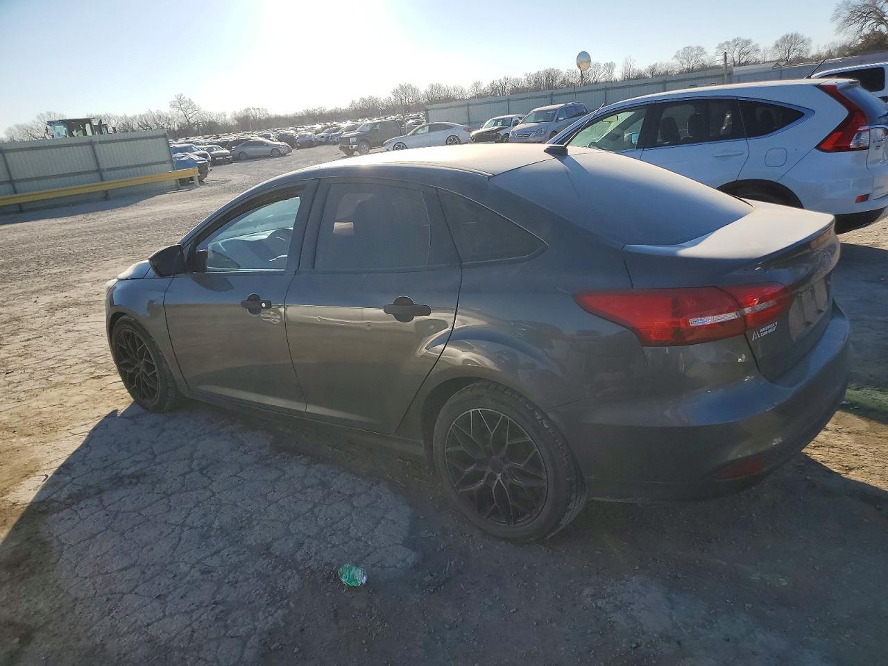 2017 Ford Focus S - Фото 2